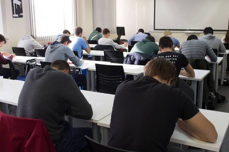 De la idea al algoritmo: Vivimos una jornada de pura emoción en las pruebas de acceso a nuestra Escuela de Talento Computacional
